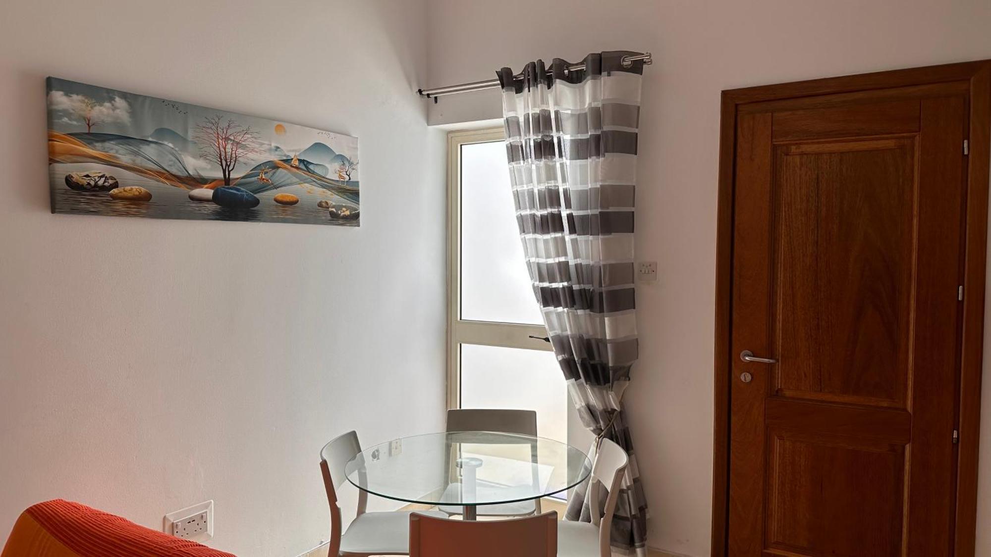 Centrally Located Апартаменты
